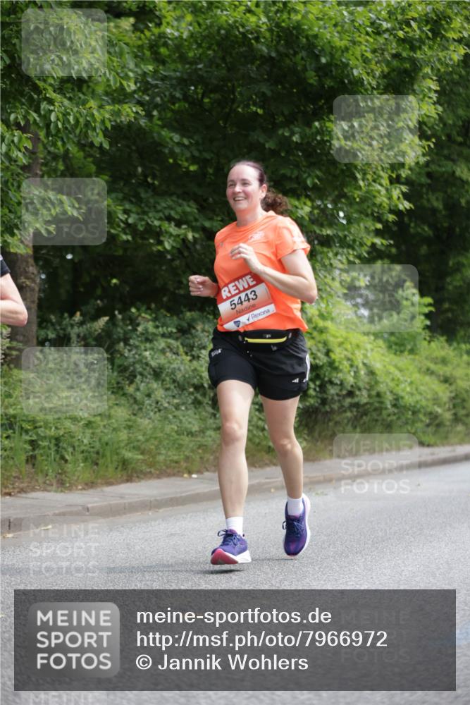 15.06.2025 - REWE Women's Run Jannik Wohlers http://msf.ph/oto/7966972 15.06.2025 10:02:01 Laufen 5443 meine-sportfotos.de