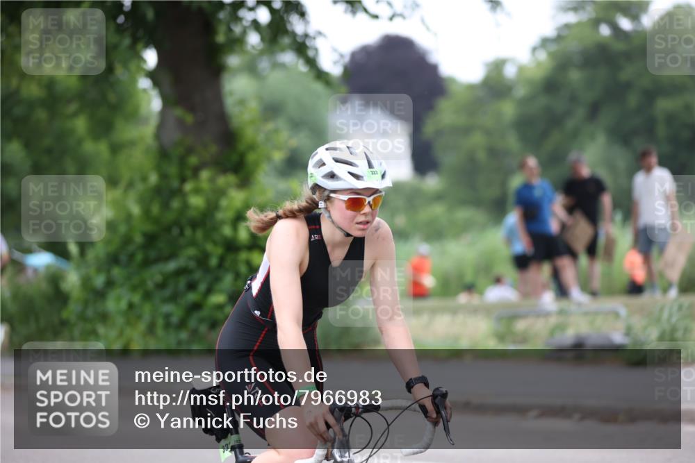 15.06.2025 - 7 Türme Triathlon Yannick Fuchs http://msf.ph/oto/7966983 15.06.2025 14:11:03 Radfahren  meine-sportfotos.de