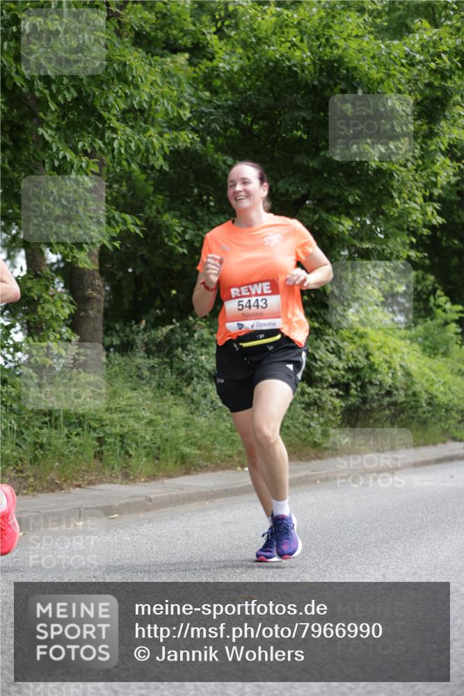 15.06.2025 - REWE Women's Run Jannik Wohlers http://msf.ph/oto/7966990 15.06.2025 10:02:02 Laufen 5443 meine-sportfotos.de