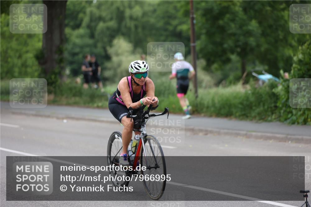 15.06.2025 - 7 Türme Triathlon Yannick Fuchs http://msf.ph/oto/7966995 15.06.2025 14:11:04 Radfahren  meine-sportfotos.de
