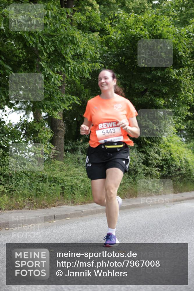 15.06.2025 - REWE Women's Run Jannik Wohlers http://msf.ph/oto/7967008 15.06.2025 10:02:02 Laufen 5443 meine-sportfotos.de