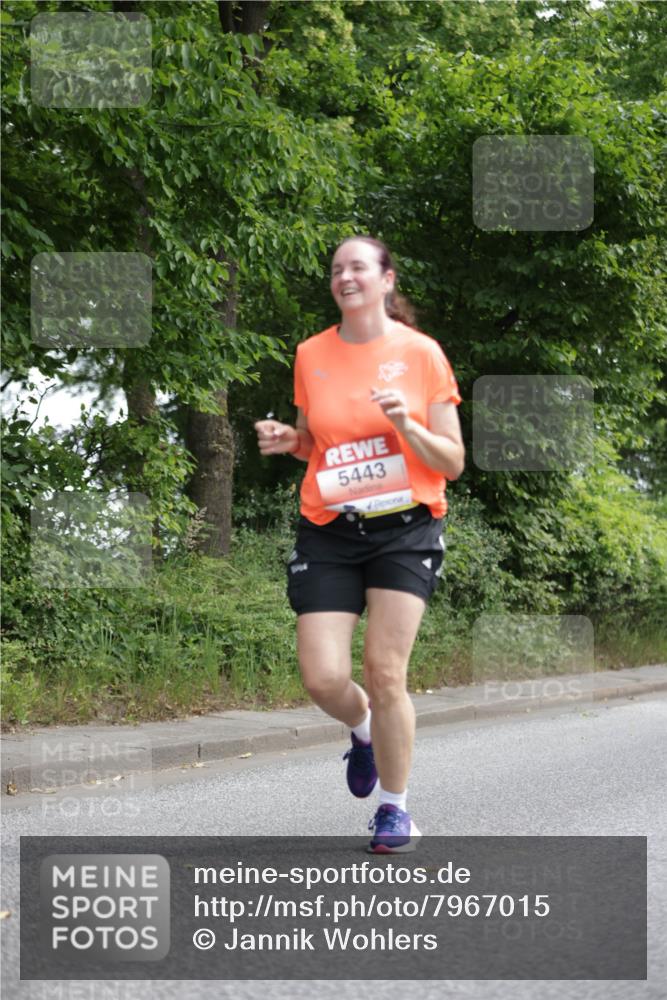 15.06.2025 - REWE Women's Run Jannik Wohlers http://msf.ph/oto/7967015 15.06.2025 10:02:02 Laufen 5443 meine-sportfotos.de