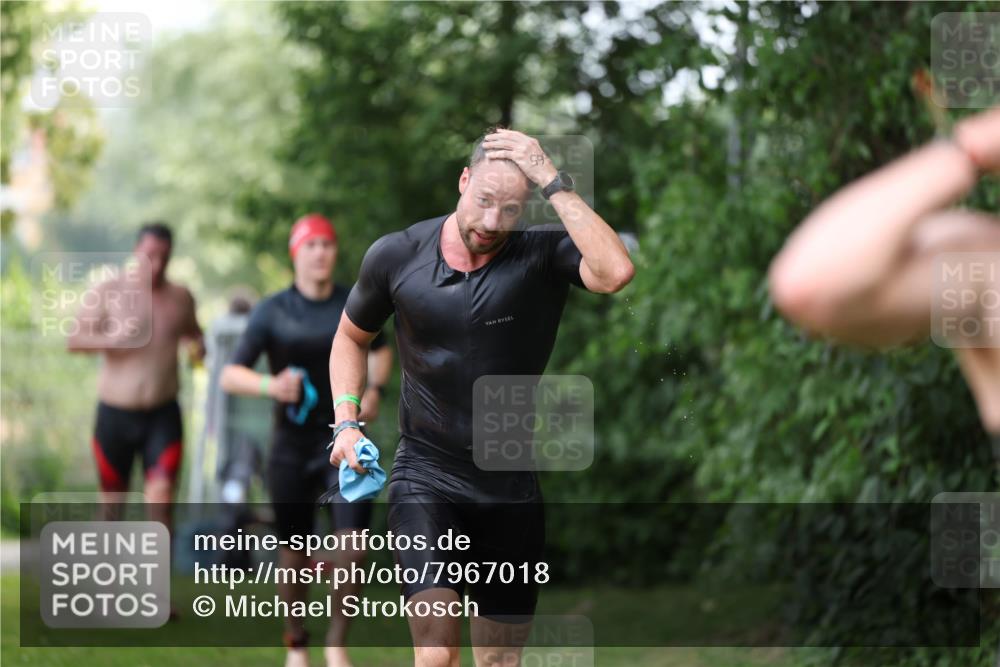 15.06.2025 - 7 Türme Triathlon Michael Strokosch http://msf.ph/oto/7967018 15.06.2025 12:21:28 Schwimmen 390, 492, 515, 534, 626, 664, 665, 680 meine-sportfotos.de