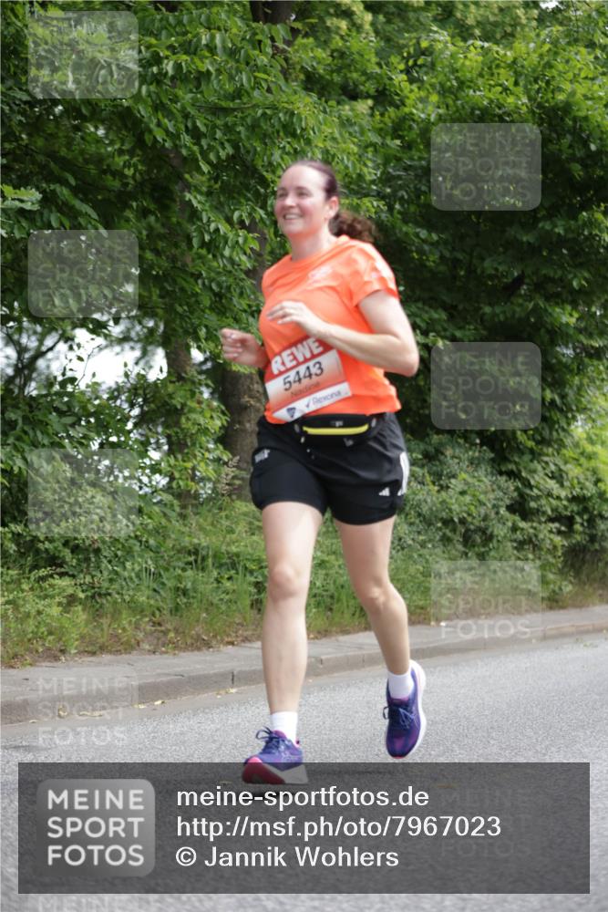 15.06.2025 - REWE Women's Run Jannik Wohlers http://msf.ph/oto/7967023 15.06.2025 10:02:02 Laufen 5443 meine-sportfotos.de