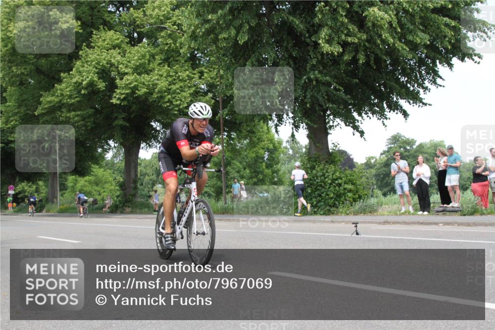 15.06.2025 - 7 Türme Triathlon Yannick Fuchs http://msf.ph/oto/7967069 15.06.2025 13:22:54 Radfahren  meine-sportfotos.de