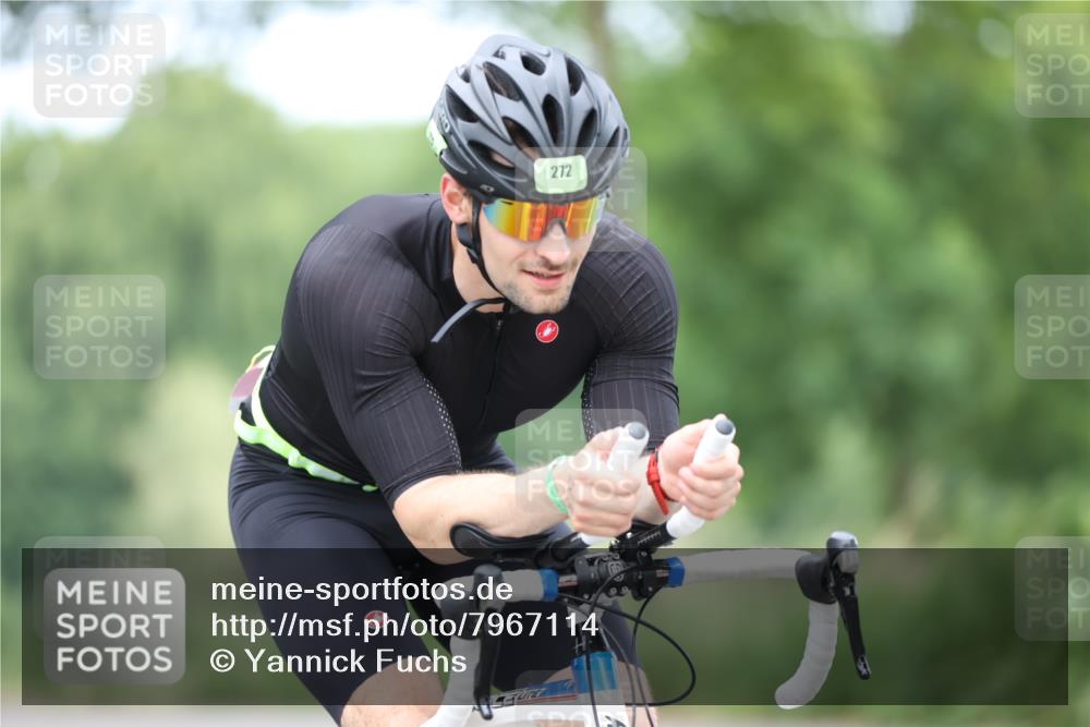 15.06.2025 - 7 Türme Triathlon Yannick Fuchs http://msf.ph/oto/7967114 15.06.2025 11:19:48 Radfahren  meine-sportfotos.de