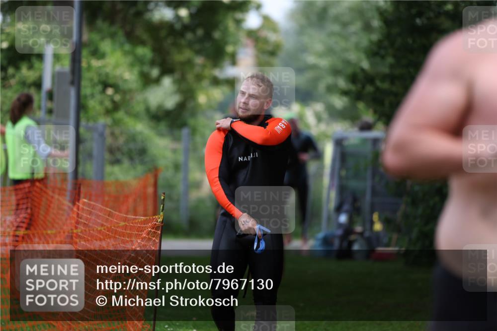 15.06.2025 - 7 Türme Triathlon Michael Strokosch http://msf.ph/oto/7967130 15.06.2025 12:21:36 Schwimmen 360, 386, 390, 409, 492, 515, 534, 577, 626, 664, 665, 680 meine-sportfotos.de