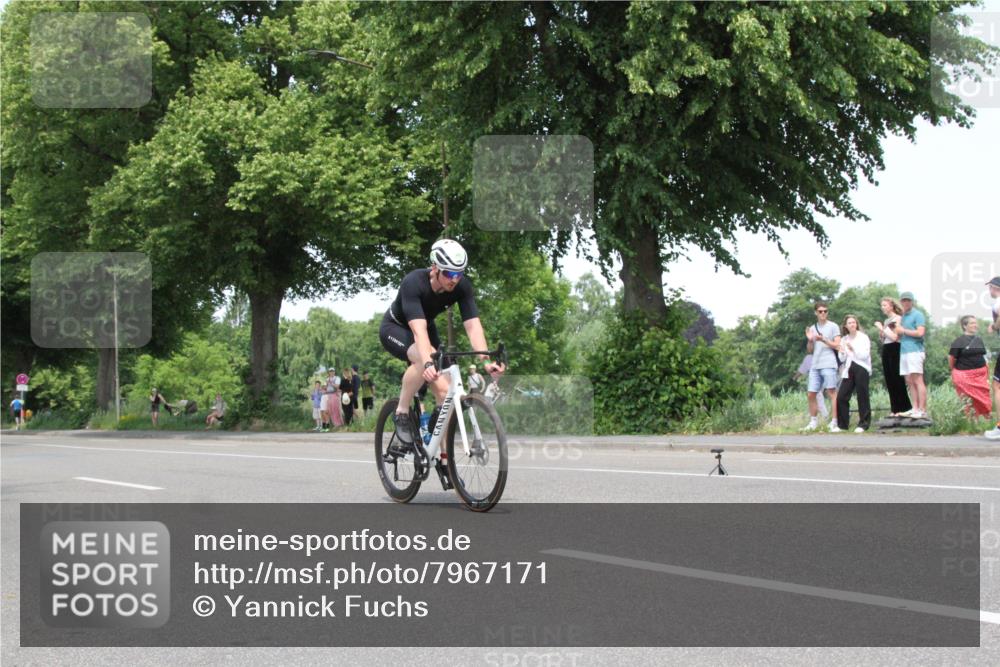 15.06.2025 - 7 Türme Triathlon Yannick Fuchs http://msf.ph/oto/7967171 15.06.2025 13:24:12 Radfahren  meine-sportfotos.de