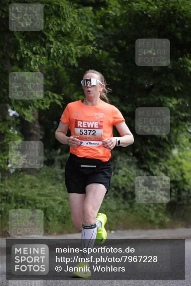 15.06.2025 - REWE Women's Run Jannik Wohlers http://msf.ph/oto/7967228 15.06.2025 10:02:15 Laufen 5372 meine-sportfotos.de
