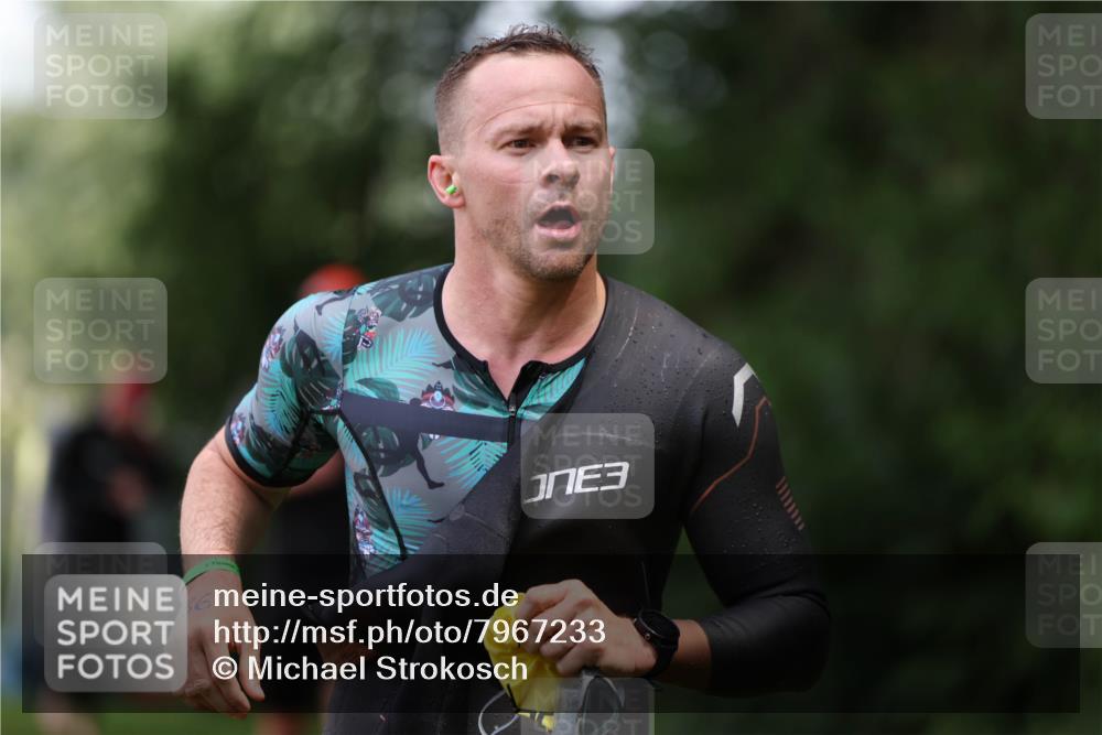 15.06.2025 - 7 Türme Triathlon Michael Strokosch http://msf.ph/oto/7967233 15.06.2025 12:21:49 Schwimmen 360, 386, 390, 409, 454, 492, 577, 578, 596, 623, 641, 664, 680 meine-sportfotos.de