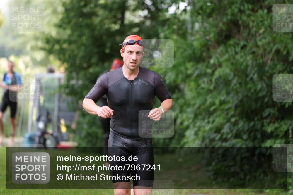 15.06.2025 - 7 Türme Triathlon Michael Strokosch http://msf.ph/oto/7967241 15.06.2025 12:21:50 Schwimmen 360, 386, 390, 409, 454, 492, 577, 578, 596, 623, 641, 664, 680 meine-sportfotos.de