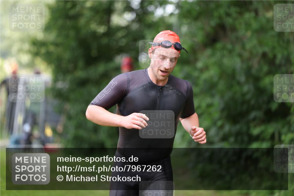 15.06.2025 - 7 Türme Triathlon Michael Strokosch http://msf.ph/oto/7967262 15.06.2025 12:21:51 Schwimmen 360, 386, 390, 409, 454, 492, 577, 578, 596, 623, 641, 664, 680 meine-sportfotos.de