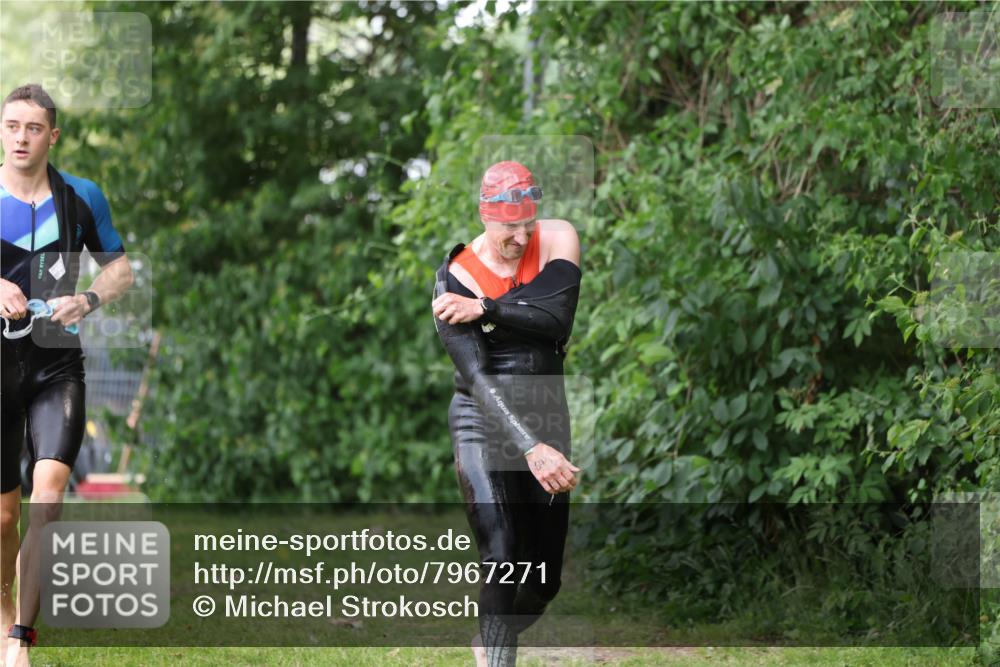 15.06.2025 - 7 Türme Triathlon Michael Strokosch http://msf.ph/oto/7967271 15.06.2025 12:21:55 Schwimmen 360, 386, 402, 409, 454, 492, 577, 578, 586, 596, 623, 641, 664, 680 meine-sportfotos.de
