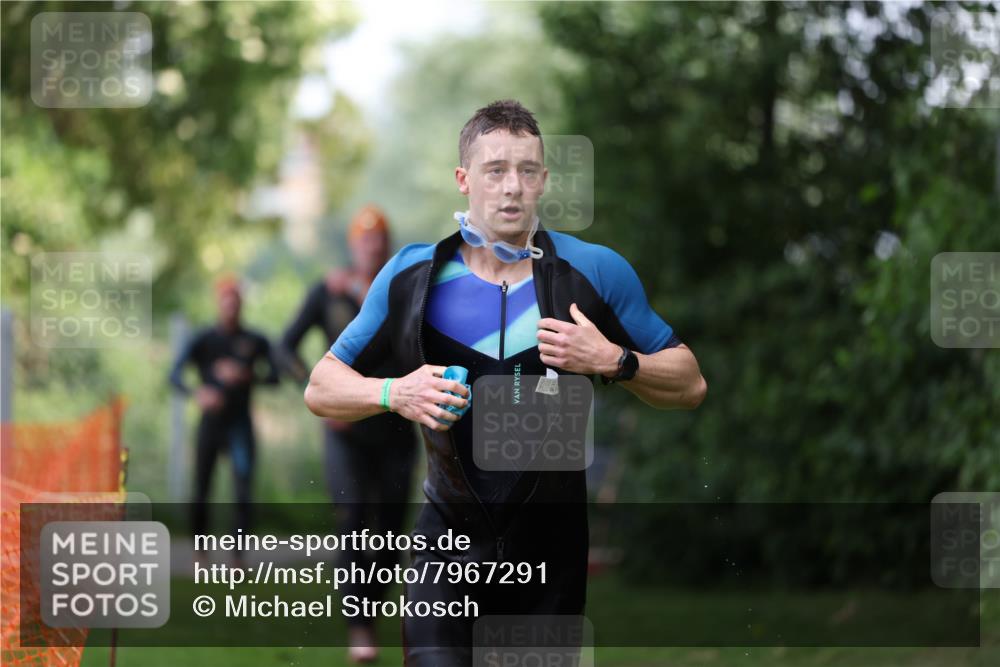 15.06.2025 - 7 Türme Triathlon Michael Strokosch http://msf.ph/oto/7967291 15.06.2025 12:21:57 Schwimmen 360, 386, 402, 409, 454, 577, 578, 586, 596, 623, 641, 664 meine-sportfotos.de