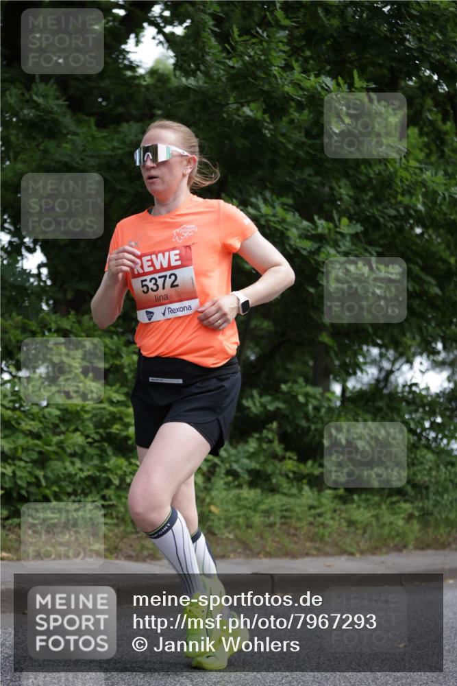 15.06.2025 - REWE Women's Run Jannik Wohlers http://msf.ph/oto/7967293 15.06.2025 10:02:16 Laufen 5372 meine-sportfotos.de