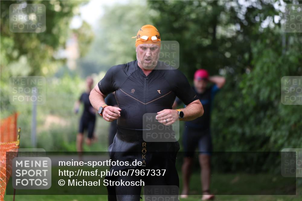 15.06.2025 - 7 Türme Triathlon Michael Strokosch http://msf.ph/oto/7967337 15.06.2025 12:22:02 Schwimmen 360, 386, 402, 409, 454, 473, 578, 586, 596, 623, 624, 641 meine-sportfotos.de