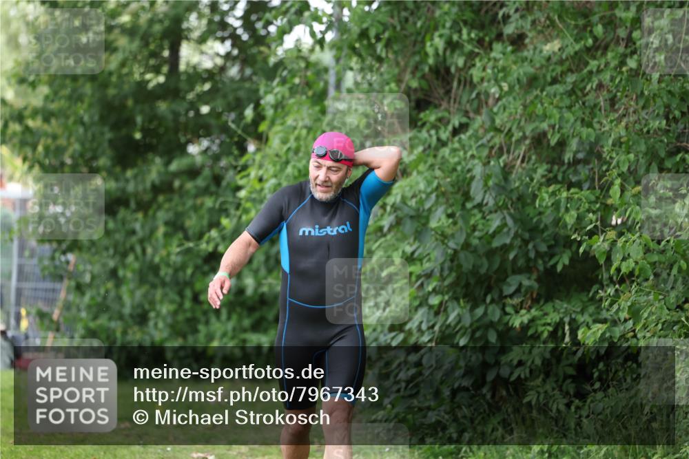 15.06.2025 - 7 Türme Triathlon Michael Strokosch http://msf.ph/oto/7967343 15.06.2025 12:22:05 Schwimmen 402, 409, 454, 473, 578, 586, 596, 623, 624, 641 meine-sportfotos.de