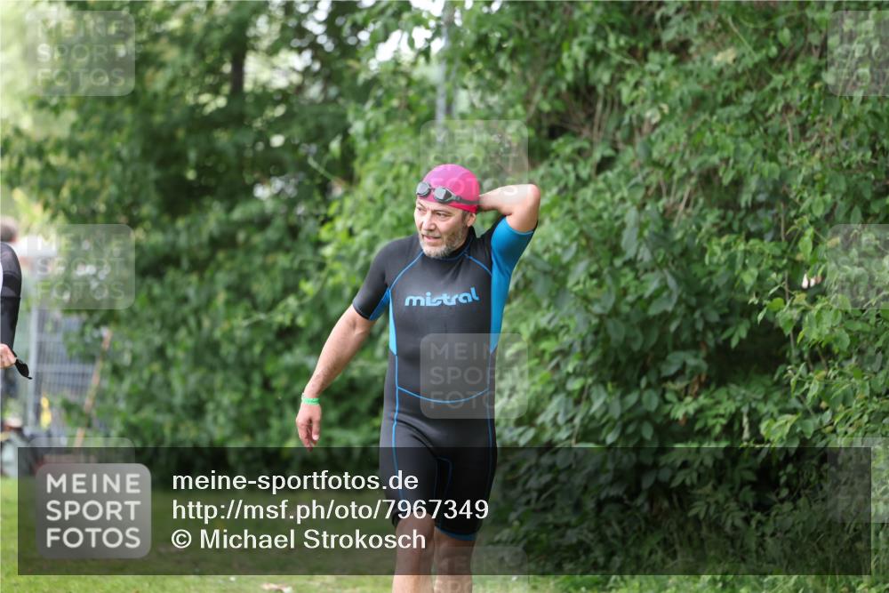 15.06.2025 - 7 Türme Triathlon Michael Strokosch http://msf.ph/oto/7967349 15.06.2025 12:22:05 Schwimmen 402, 409, 454, 473, 578, 586, 596, 623, 624, 641 meine-sportfotos.de