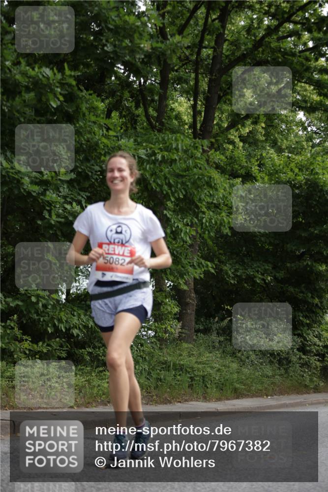15.06.2025 - REWE Women's Run Jannik Wohlers http://msf.ph/oto/7967382 15.06.2025 10:02:24 Laufen 5082 meine-sportfotos.de
