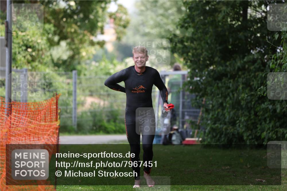 15.06.2025 - 7 Türme Triathlon Michael Strokosch http://msf.ph/oto/7967451 15.06.2025 12:22:32 Schwimmen 440, 461, 579, 647 meine-sportfotos.de