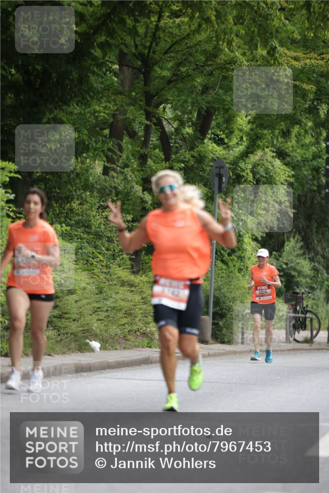 15.06.2025 - REWE Women's Run Jannik Wohlers http://msf.ph/oto/7967453 15.06.2025 10:02:39 Laufen 65426 meine-sportfotos.de