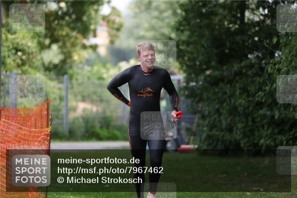 15.06.2025 - 7 Türme Triathlon Michael Strokosch http://msf.ph/oto/7967462 15.06.2025 12:22:33 Schwimmen 440, 461, 579, 647 meine-sportfotos.de