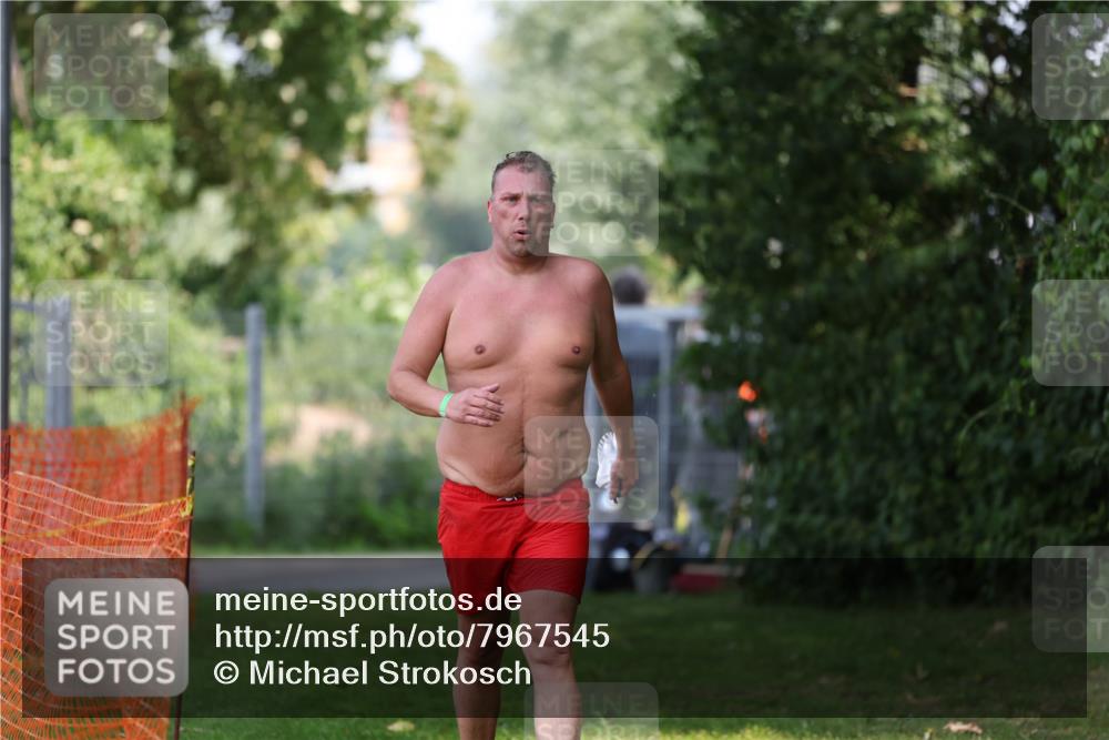 15.06.2025 - 7 Türme Triathlon Michael Strokosch http://msf.ph/oto/7967545 15.06.2025 12:51:14 Schwimmen 673, 1090 meine-sportfotos.de