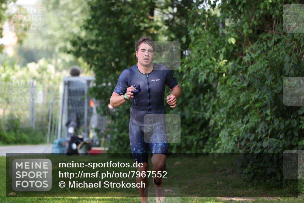 15.06.2025 - 7 Türme Triathlon Michael Strokosch http://msf.ph/oto/7967552 15.06.2025 12:51:52 Schwimmen 817, 940, 999 meine-sportfotos.de