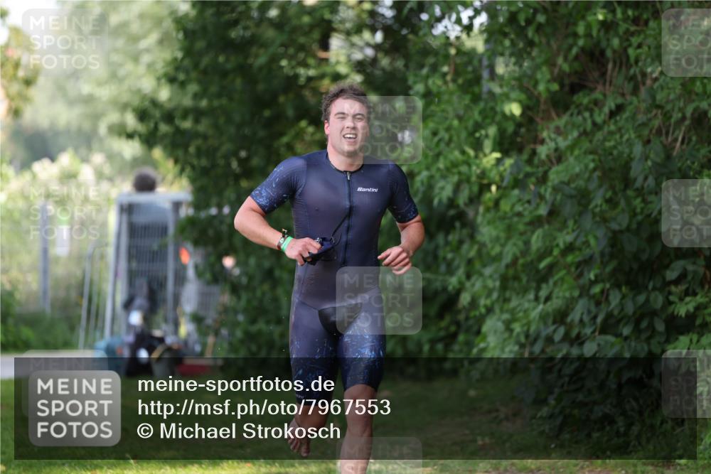 15.06.2025 - 7 Türme Triathlon Michael Strokosch http://msf.ph/oto/7967553 15.06.2025 12:51:52 Schwimmen 817, 940, 999 meine-sportfotos.de