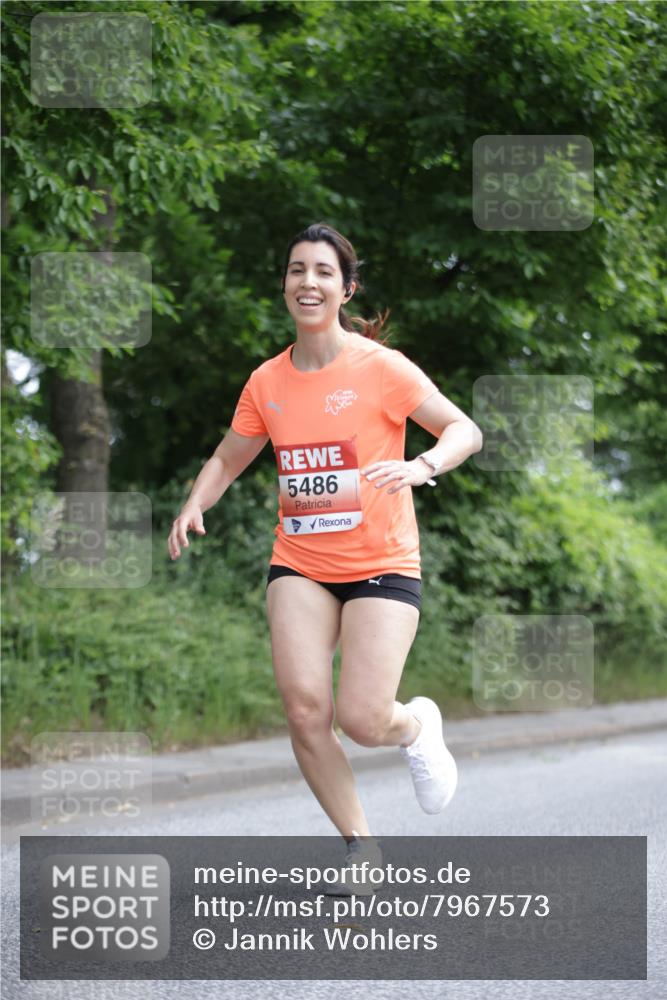 15.06.2025 - REWE Women's Run Jannik Wohlers http://msf.ph/oto/7967573 15.06.2025 10:02:44 Laufen 5486 meine-sportfotos.de