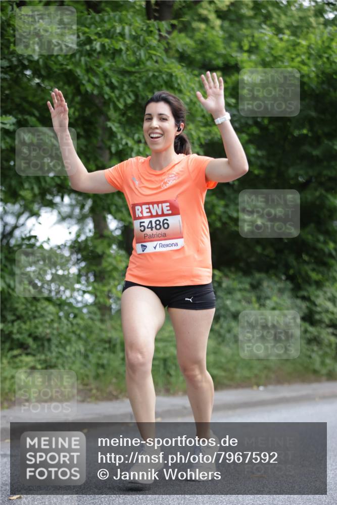 15.06.2025 - REWE Women's Run Jannik Wohlers http://msf.ph/oto/7967592 15.06.2025 10:02:44 Laufen 5486 meine-sportfotos.de