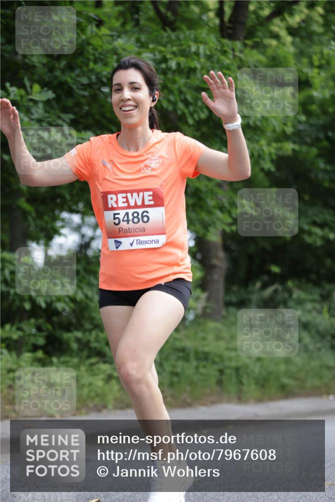 15.06.2025 - REWE Women's Run Jannik Wohlers http://msf.ph/oto/7967608 15.06.2025 10:02:45 Laufen 5486 meine-sportfotos.de
