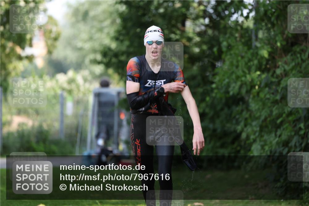 15.06.2025 - 7 Türme Triathlon Michael Strokosch http://msf.ph/oto/7967616 15.06.2025 12:52:00 Schwimmen 817, 940, 983 meine-sportfotos.de