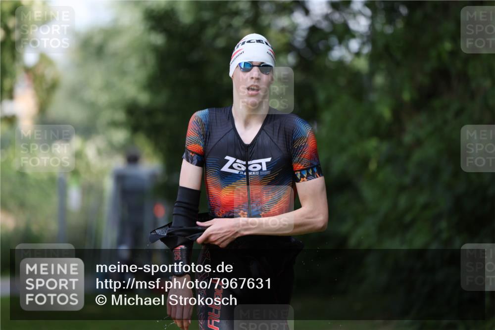 15.06.2025 - 7 Türme Triathlon Michael Strokosch http://msf.ph/oto/7967631 15.06.2025 12:52:01 Schwimmen 817, 940, 983 meine-sportfotos.de