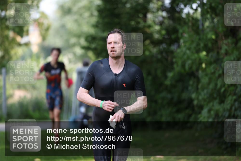 15.06.2025 - 7 Türme Triathlon Michael Strokosch http://msf.ph/oto/7967678 15.06.2025 12:52:17 Schwimmen 983 meine-sportfotos.de
