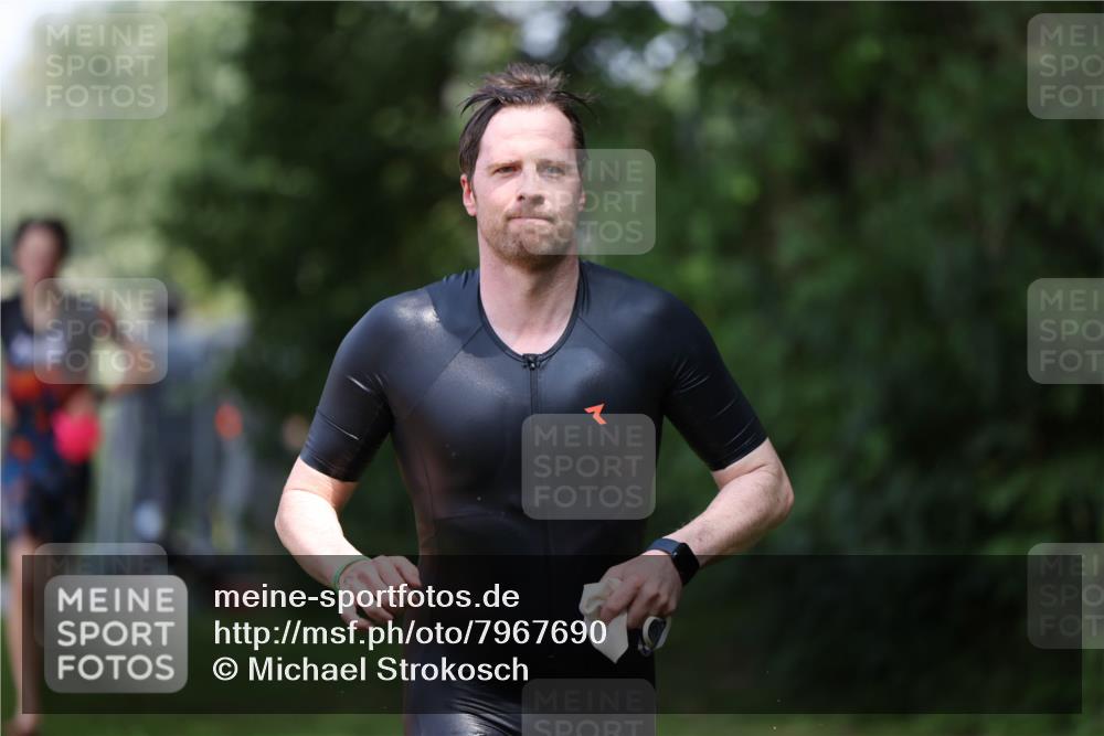 15.06.2025 - 7 Türme Triathlon Michael Strokosch http://msf.ph/oto/7967690 15.06.2025 12:52:18 Schwimmen 983 meine-sportfotos.de