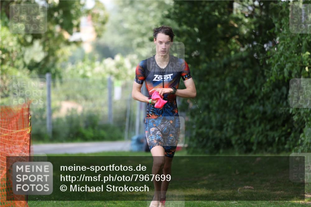15.06.2025 - 7 Türme Triathlon Michael Strokosch http://msf.ph/oto/7967699 15.06.2025 12:52:20 Schwimmen 983 meine-sportfotos.de