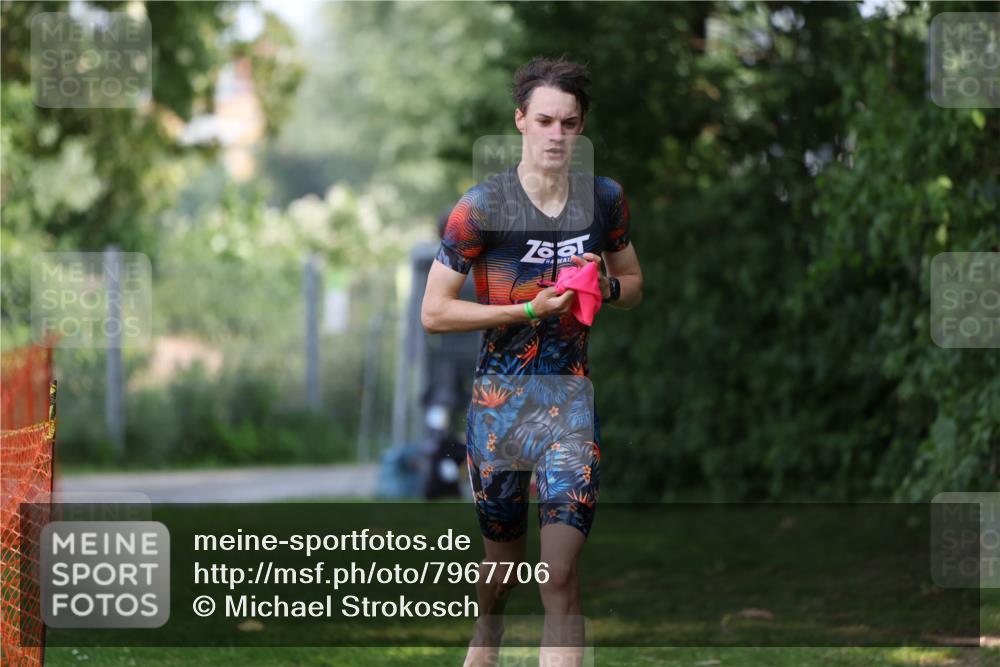 15.06.2025 - 7 Türme Triathlon Michael Strokosch http://msf.ph/oto/7967706 15.06.2025 12:52:20 Schwimmen 983 meine-sportfotos.de