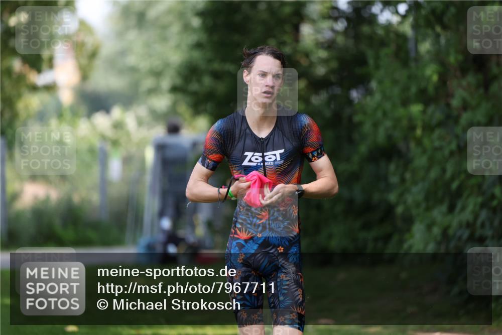 15.06.2025 - 7 Türme Triathlon Michael Strokosch http://msf.ph/oto/7967711 15.06.2025 12:52:20 Schwimmen 983 meine-sportfotos.de