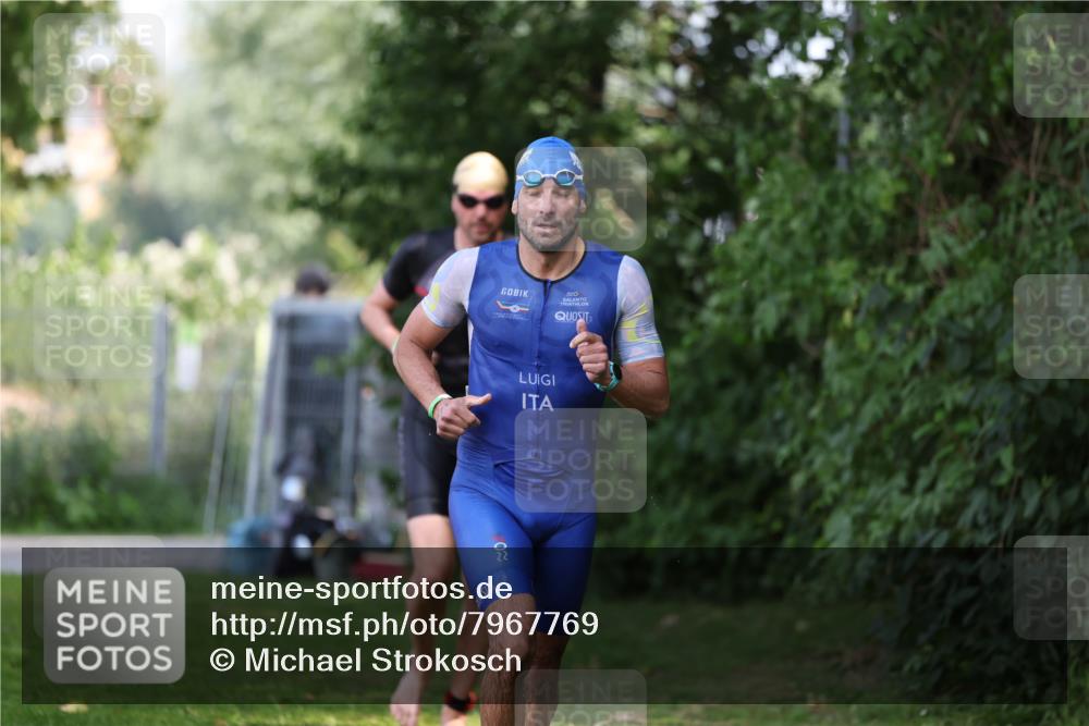 15.06.2025 - 7 Türme Triathlon Michael Strokosch http://msf.ph/oto/7967769 15.06.2025 12:52:51 Schwimmen 840, 924, 1073, 1171 meine-sportfotos.de