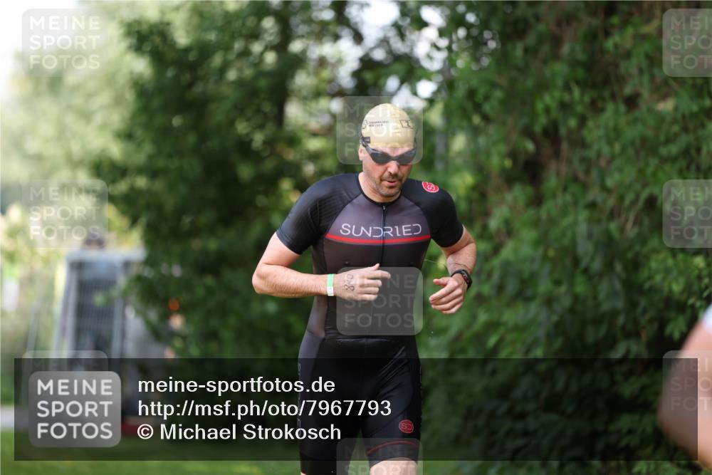 15.06.2025 - 7 Türme Triathlon Michael Strokosch http://msf.ph/oto/7967793 15.06.2025 12:52:53 Schwimmen 840, 924, 1073, 1171 meine-sportfotos.de