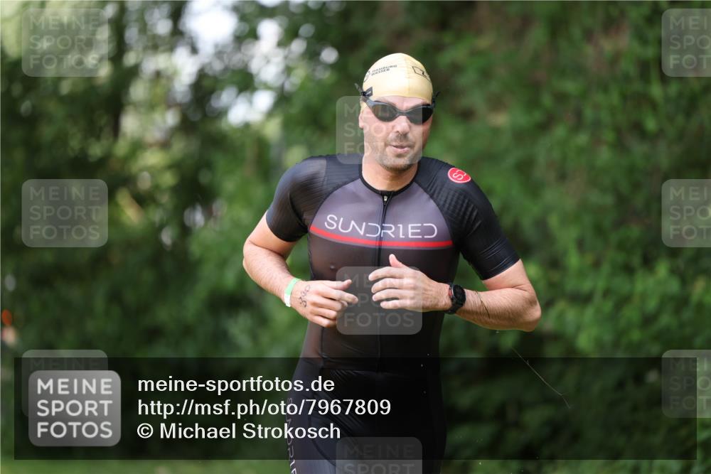 15.06.2025 - 7 Türme Triathlon Michael Strokosch http://msf.ph/oto/7967809 15.06.2025 12:52:54 Schwimmen 840, 924, 1073, 1171 meine-sportfotos.de