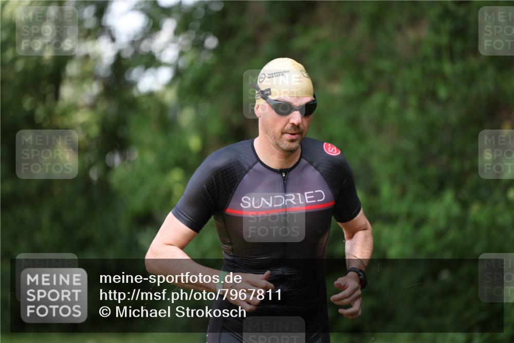 15.06.2025 - 7 Türme Triathlon Michael Strokosch http://msf.ph/oto/7967811 15.06.2025 12:52:54 Schwimmen 840, 924, 1073, 1171 meine-sportfotos.de