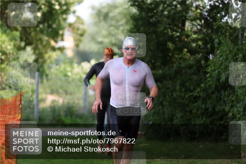 15.06.2025 - 7 Türme Triathlon Michael Strokosch http://msf.ph/oto/7967822 15.06.2025 12:53:06 Schwimmen 840, 924, 1073 meine-sportfotos.de