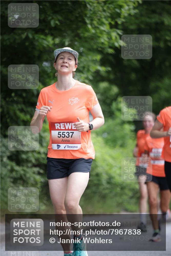 15.06.2025 - REWE Women's Run Jannik Wohlers http://msf.ph/oto/7967838 15.06.2025 10:02:59 Laufen 5537 meine-sportfotos.de