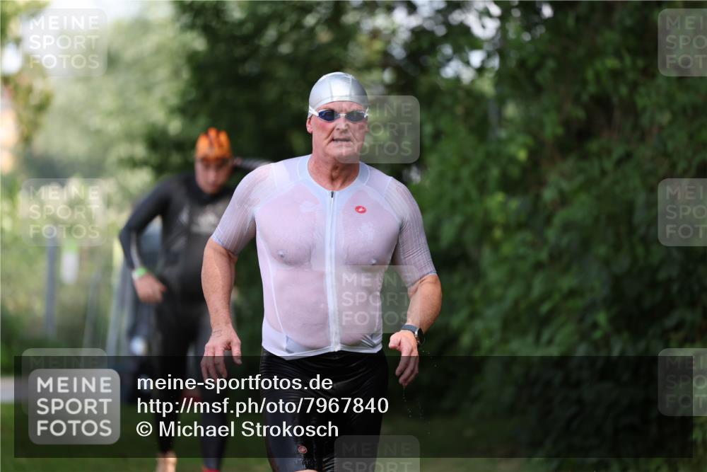 15.06.2025 - 7 Türme Triathlon Michael Strokosch http://msf.ph/oto/7967840 15.06.2025 12:53:08 Schwimmen 924, 1073 meine-sportfotos.de