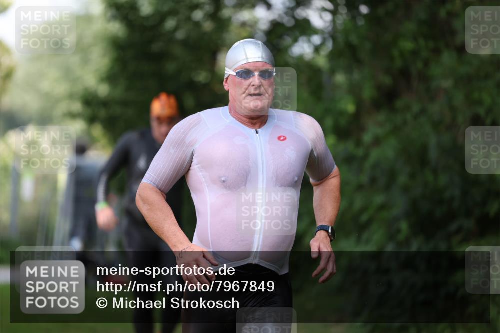 15.06.2025 - 7 Türme Triathlon Michael Strokosch http://msf.ph/oto/7967849 15.06.2025 12:53:08 Schwimmen 924, 1073 meine-sportfotos.de