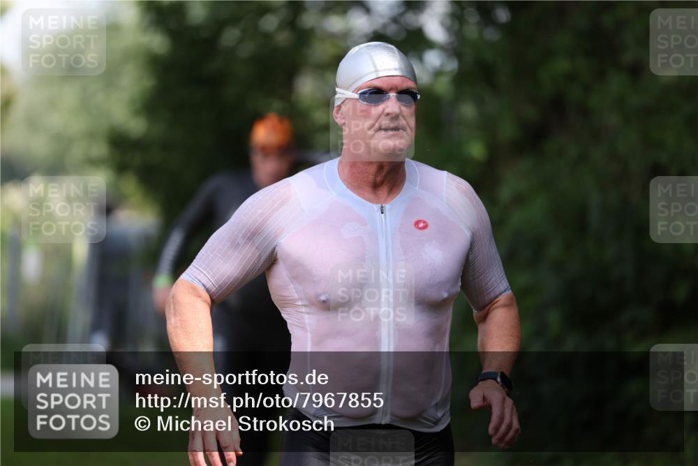15.06.2025 - 7 Türme Triathlon Michael Strokosch http://msf.ph/oto/7967855 15.06.2025 12:53:09 Schwimmen 924, 1073 meine-sportfotos.de