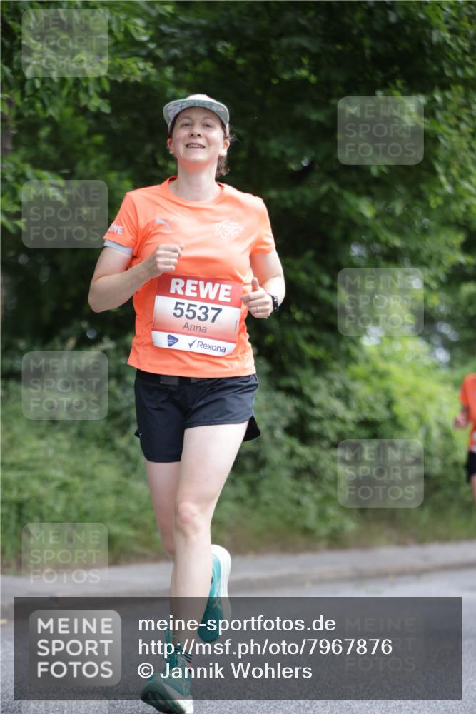 15.06.2025 - REWE Women's Run Jannik Wohlers http://msf.ph/oto/7967876 15.06.2025 10:03:00 Laufen 5537 meine-sportfotos.de