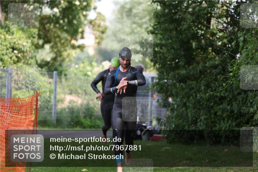 15.06.2025 - 7 Türme Triathlon Michael Strokosch http://msf.ph/oto/7967881 15.06.2025 12:53:31 Schwimmen 789, 855, 1072, 1156 meine-sportfotos.de